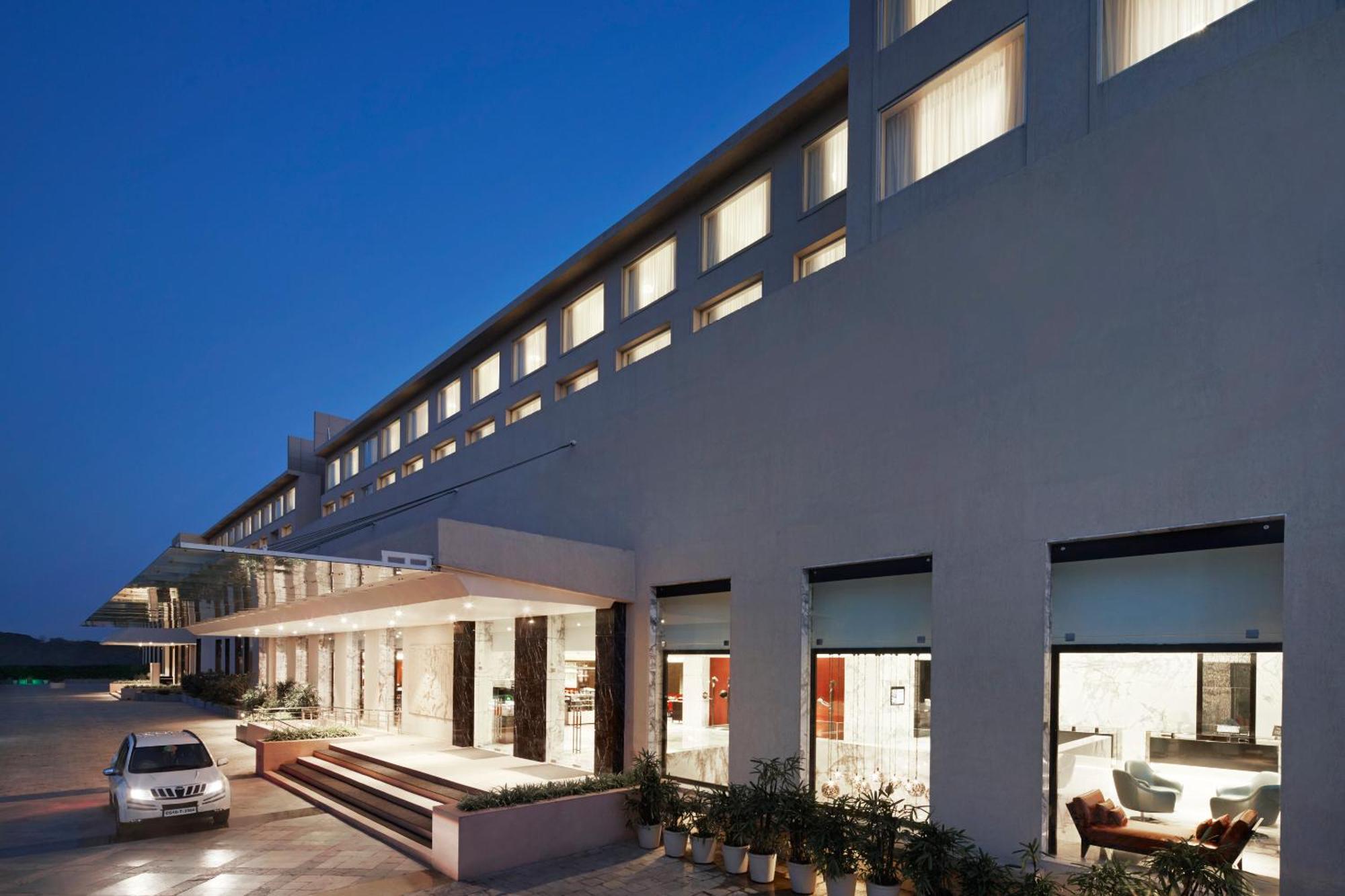 Courtyard By Marriott Bilaspur Buitenkant foto