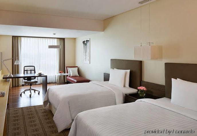 Courtyard By Marriott Bilaspur Buitenkant foto